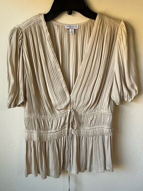 NWOT Current Air Pleated V-Neck Peplum Blouse in Light Beige Size M